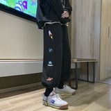 黑色