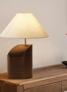 工厂直销当代非一般个性黑色金属斜口布艺创意台灯卧室书房别墅公