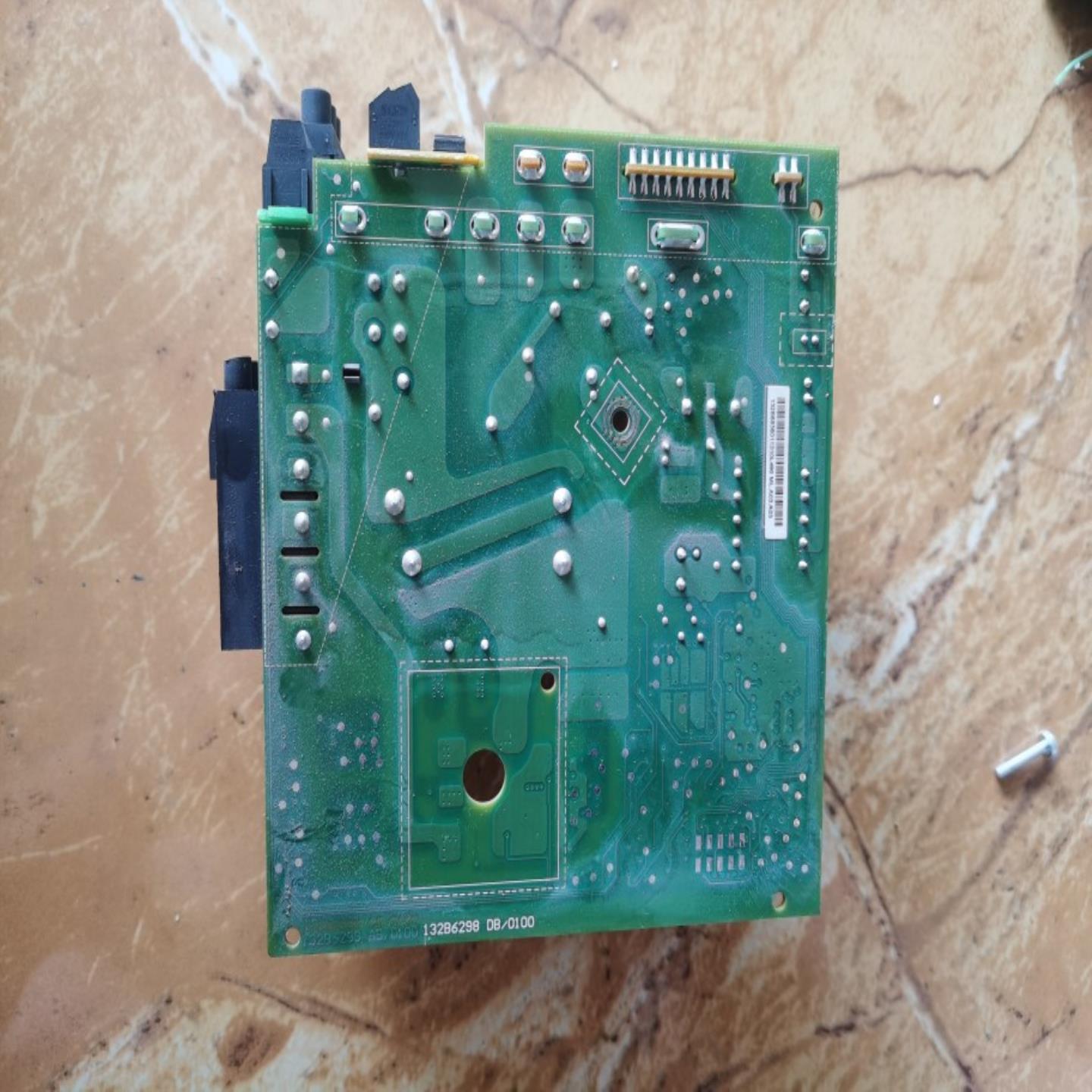 丹佛斯VLT变频器132B6298主板拆机现货功能正常包好询价