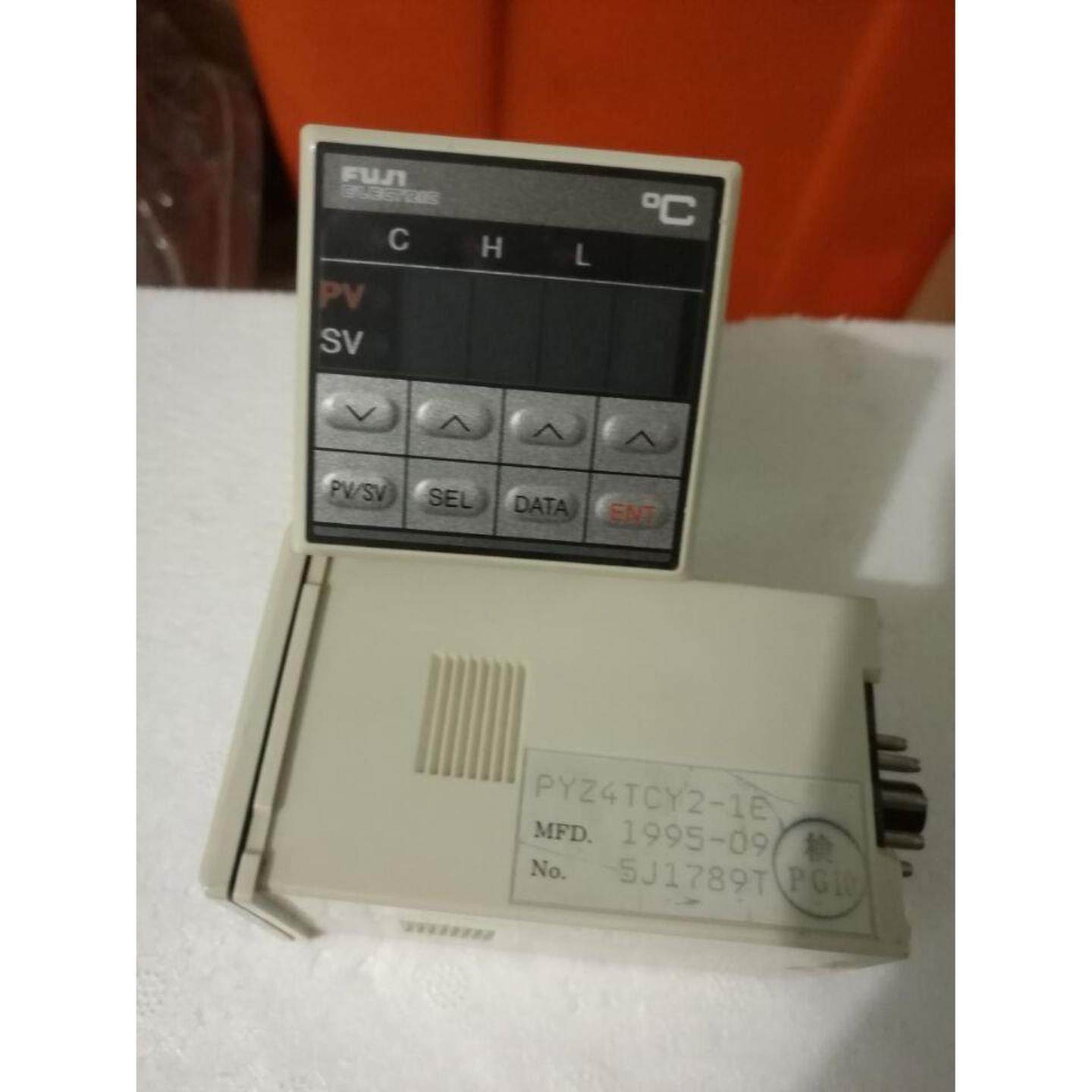 日本进口富士 FUJI温控器 PYZ4TCY2-1E 正品实物拍摄询价