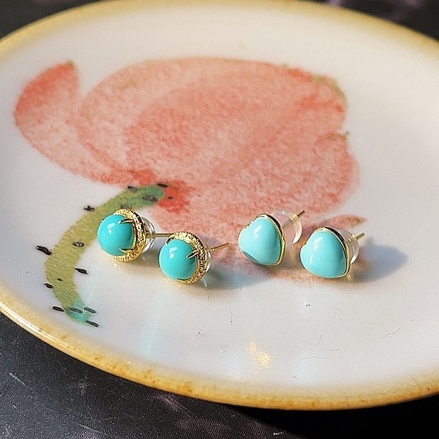 春见 天然湖北绿松石高瓷心形圆形18K金镶嵌耳钉耳饰 简约经典款