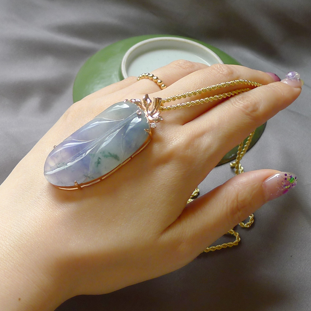 翡翠叶子吊坠18K金艳紫色