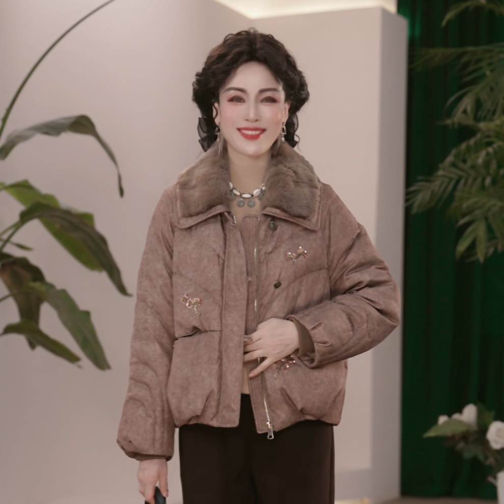 2025新款妈妈冬装白鸭绒羽绒服年货节中老年女装毛领保暖冬季外套