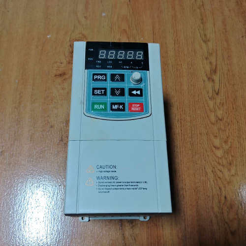2.2kw欧坤变频器AD30-2R2G-1，功率2.2kw，议价
