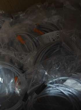 IFM易福门M12公母头EVW034五米弯插耐焊议价