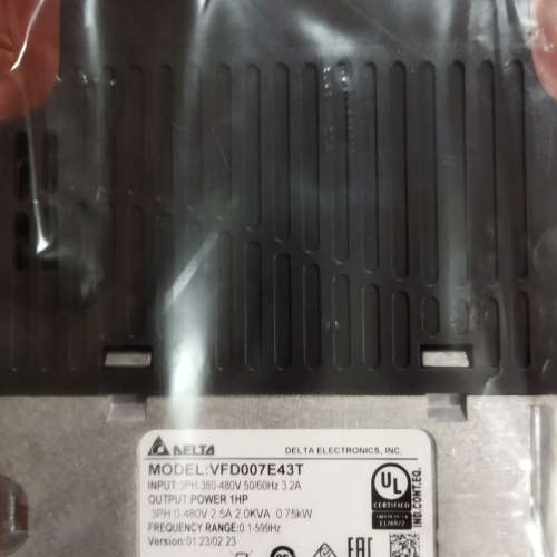 VFD007E43T台达变频器有5个没有外盒议价