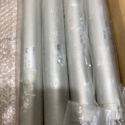 SMC伸缩气缸CG1BN32-200Z，，一共4个，议价