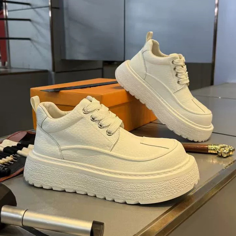 男鞋春季2026新款英伦风百搭厚底增高大头马丁靴耐磨防滑袋鼠皮鞋