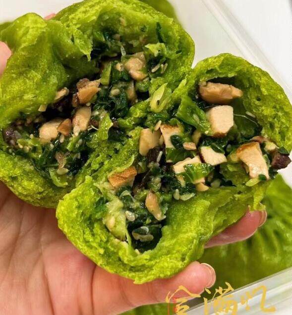 兔子合满忆老面包子 麻油青菜包 新鲜菠菜汁着色 口感q弹