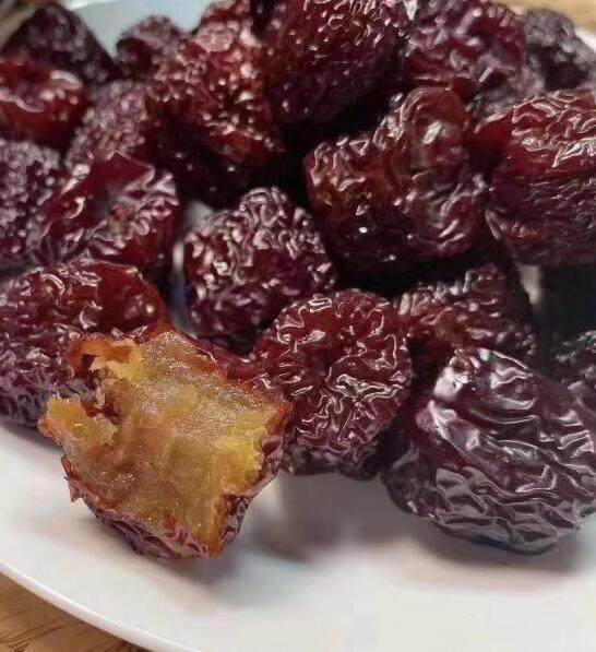 野生乌枣 枣漂亮 肉好 口感甜 可以直接吃 一桶一斤装