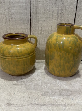 外贸风情 晕染黄色 古典做旧款式 把手矮胖型 陶瓷花瓶 摆件