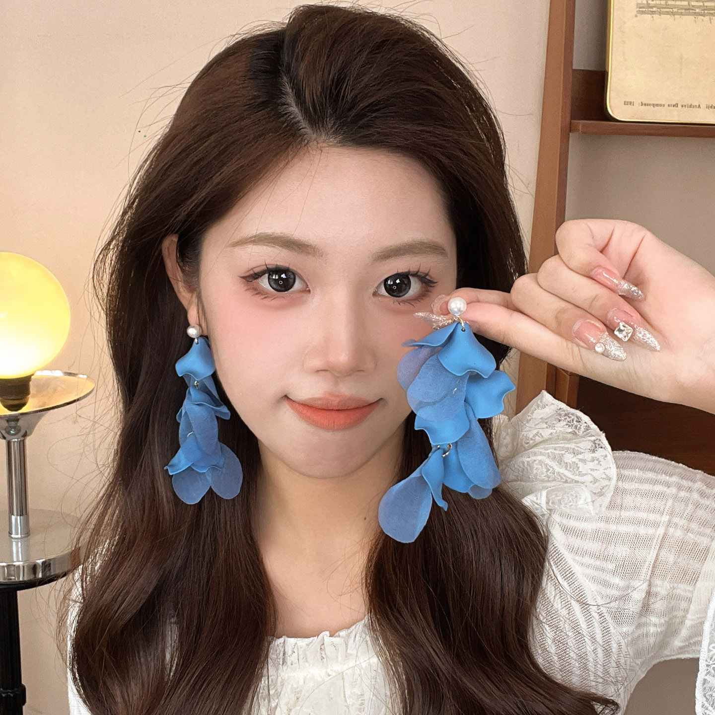 蓝色仿珍珠花瓣网纱耳钉女度假风海岛耳环气质高级感拍照耳坠耳饰