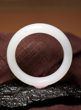 秋会长的和田玉女手镯且末料镯子