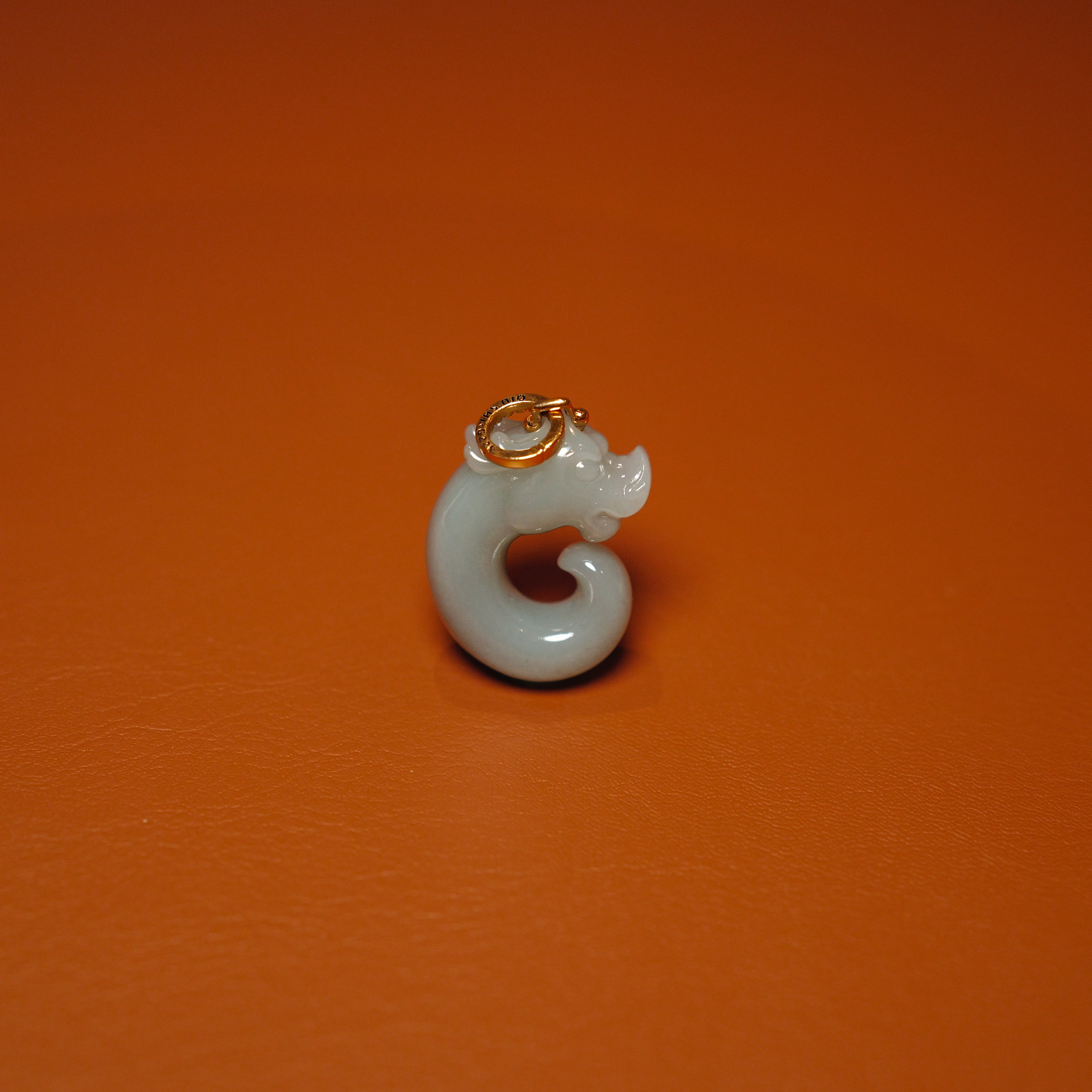 秋会长的和田玉沙枣青籽料国检