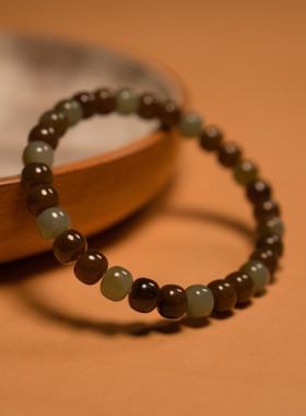 新疆和田玉天然沙枣青糖青色手串