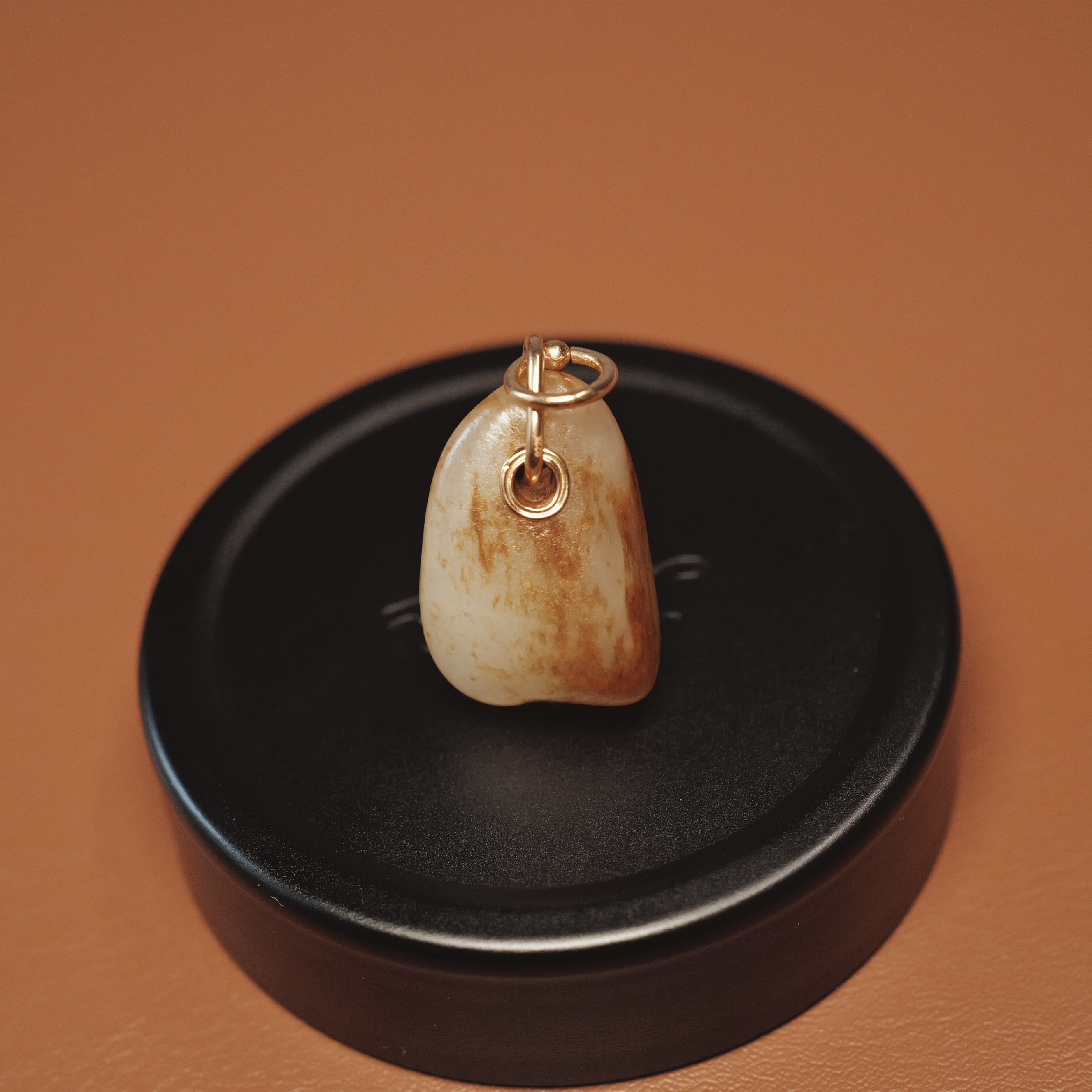 秋会长的和田玉原石镶嵌国检NGTC