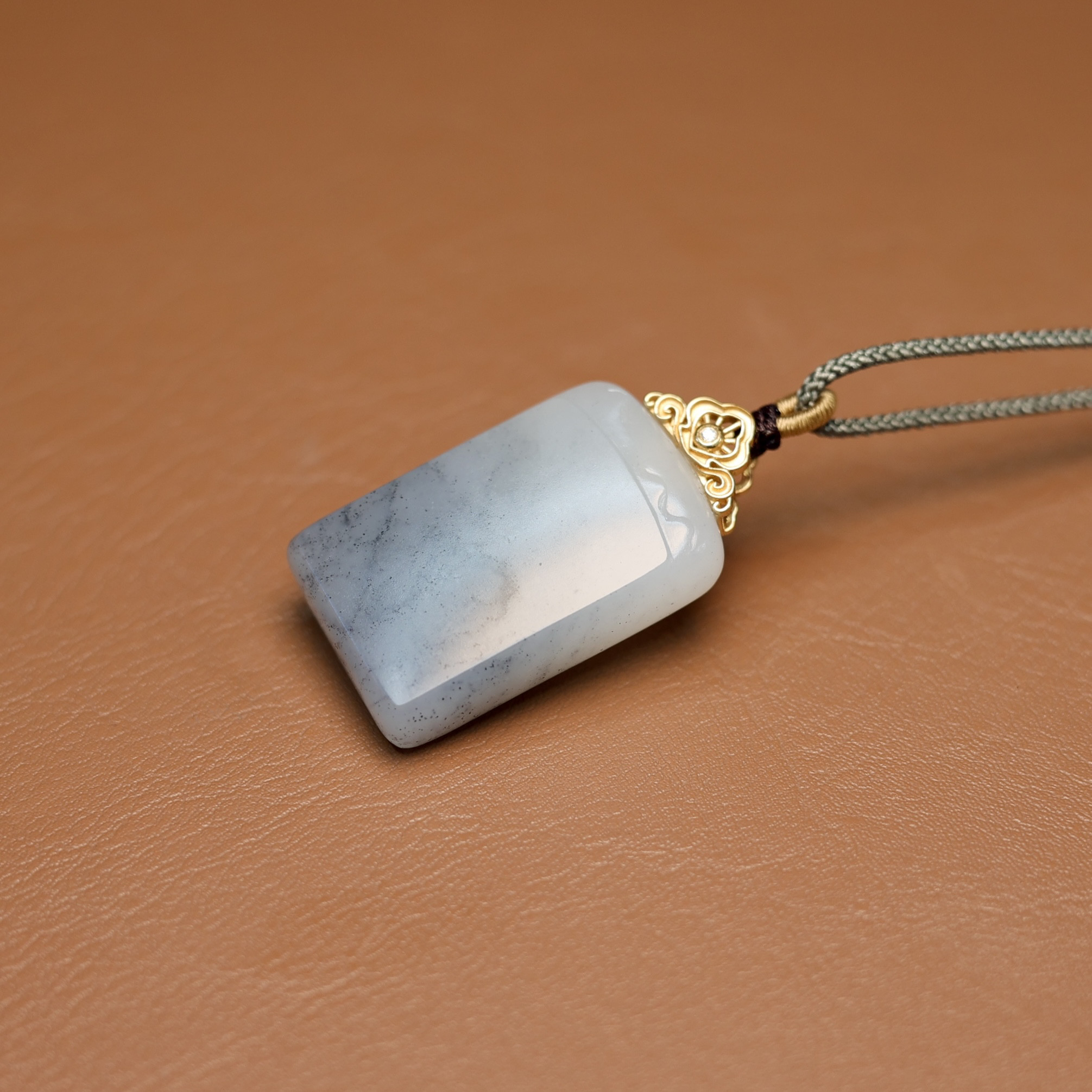 秋会长的和田玉青花平安山水牌