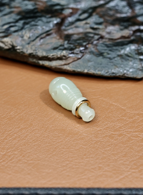 秋会长的和田玉旱籽三通配饰文玩