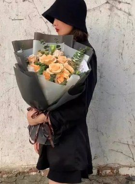 19朵香槟玫瑰/黑色扇形包装/郑州同城鲜花配送