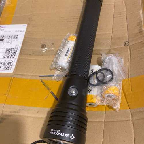 议价维修SKYWOODS D6+MAX潜水手电筒，6000流明超亮，