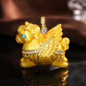 VISING珠宝 黄金色飞马吊坠手工刻丝S925银 飞天金马