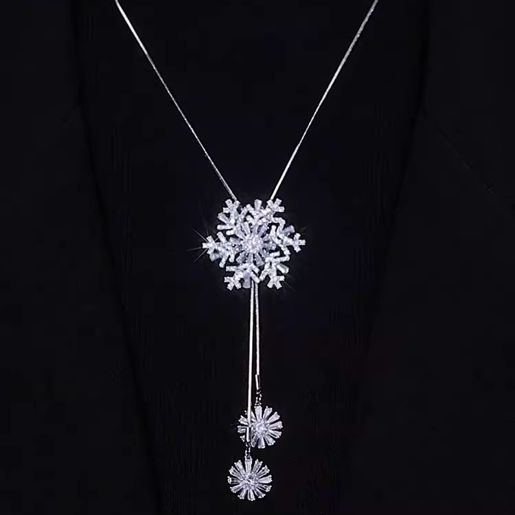 旋转锆石雪花项链女2025新款高级感轻奢小众锁骨链长款毛衣链配饰