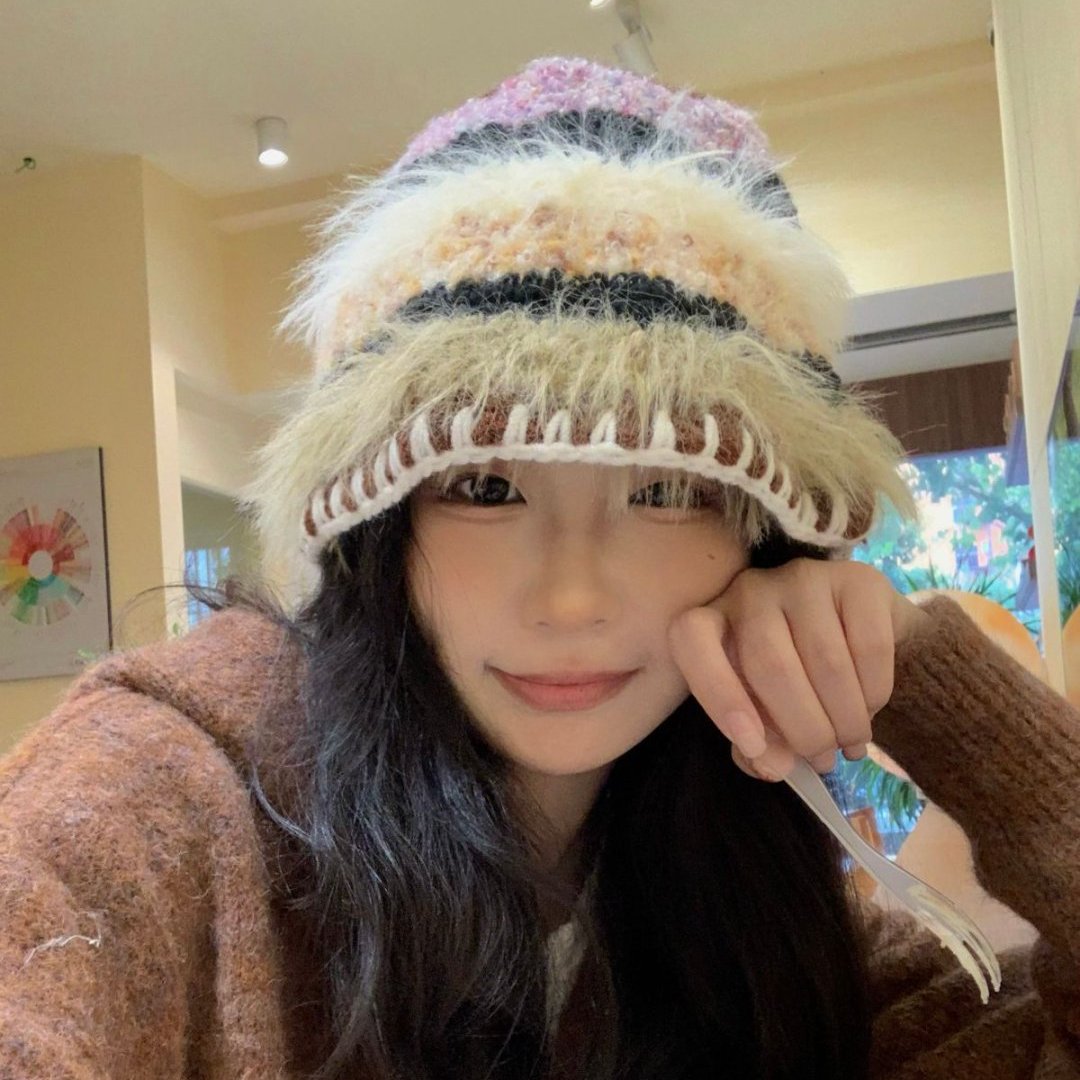 秋冬保暖护耳显脸小毛绒针织帽