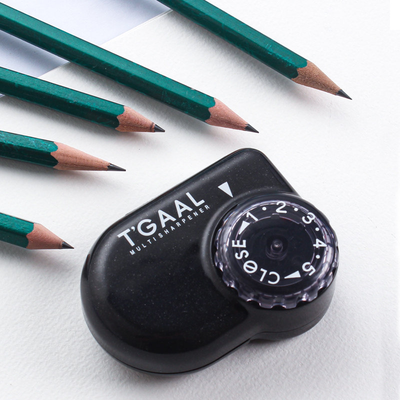 日本彩铅卷笔刀手动可调节粗细笔尖儿童手摇小型铅笔削笔器美术生专用