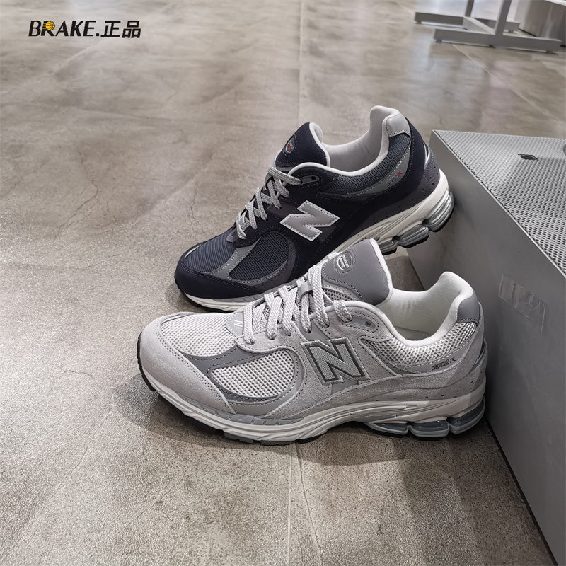 NewBalance男女系带跑鞋NB2002R