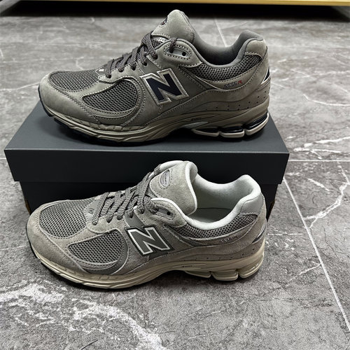 NewBalance男女运动休闲鞋2002R