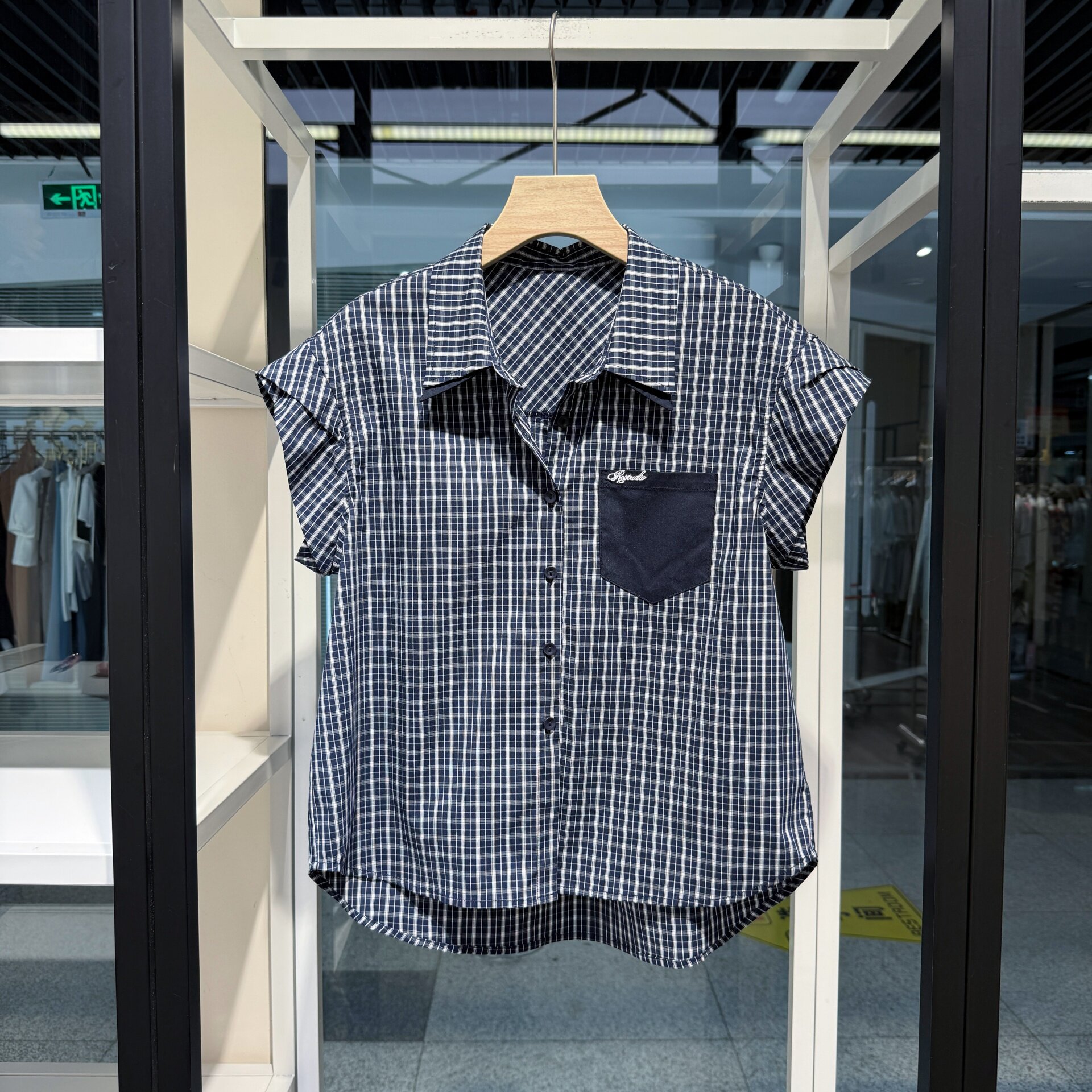 学院风复古格子衬衫女翻领小飞袖撞色口袋宽松休闲显瘦通勤上衣