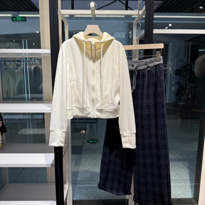 2025冬季修身显瘦连帽卫衣打底衫女开衫百搭针织外套短款内搭绒衫