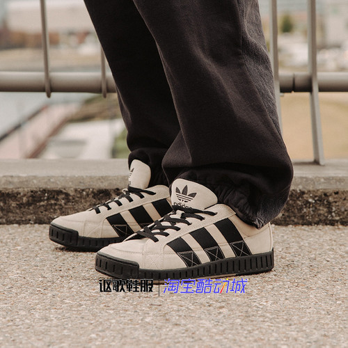 阿迪达斯三叶草耐磨透气运动板鞋