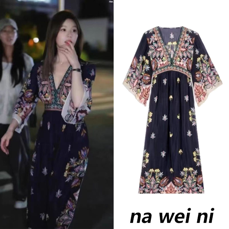 波西米亚风印花V领镂空A字连衣裙