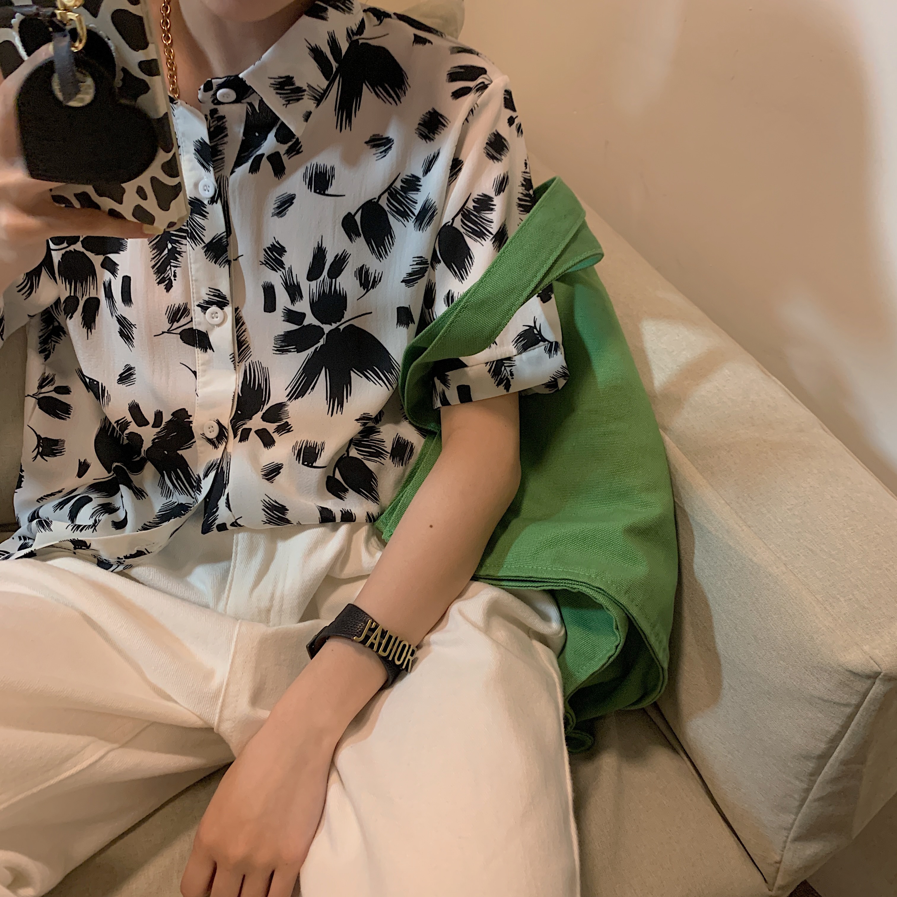 Real shot of Korean chic relaxed Floral Chiffon short sleeve shirt girl