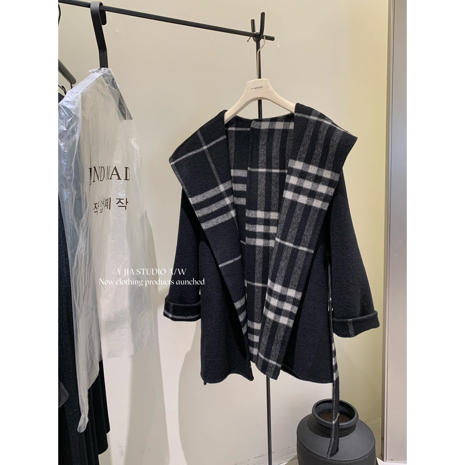 Y.JIA伊嘉魔法学院冬季复古格纹高级感斗篷羊毛大衣外套女88018-5