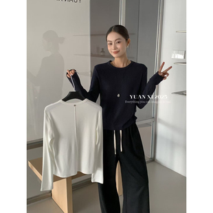 YUANXI元熙秋冬季常规宽松大版型后背扣子设计感长袖打底衫女8192