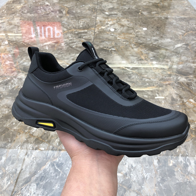 鞋子男款2026春季新款男士软底透气休闲鞋百搭轻便透气户外运动鞋