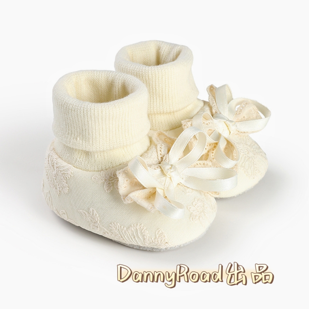 秋冬季婴儿鞋子连袜蕾丝加绒0-1岁宝宝软底不掉棉鞋保暖新初生3-6
