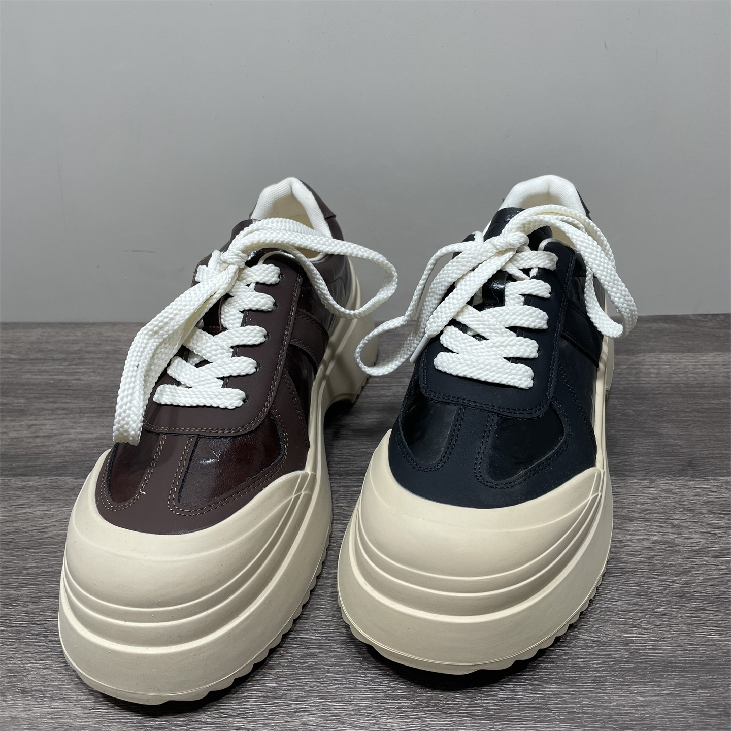 断码处理真皮德训鞋女