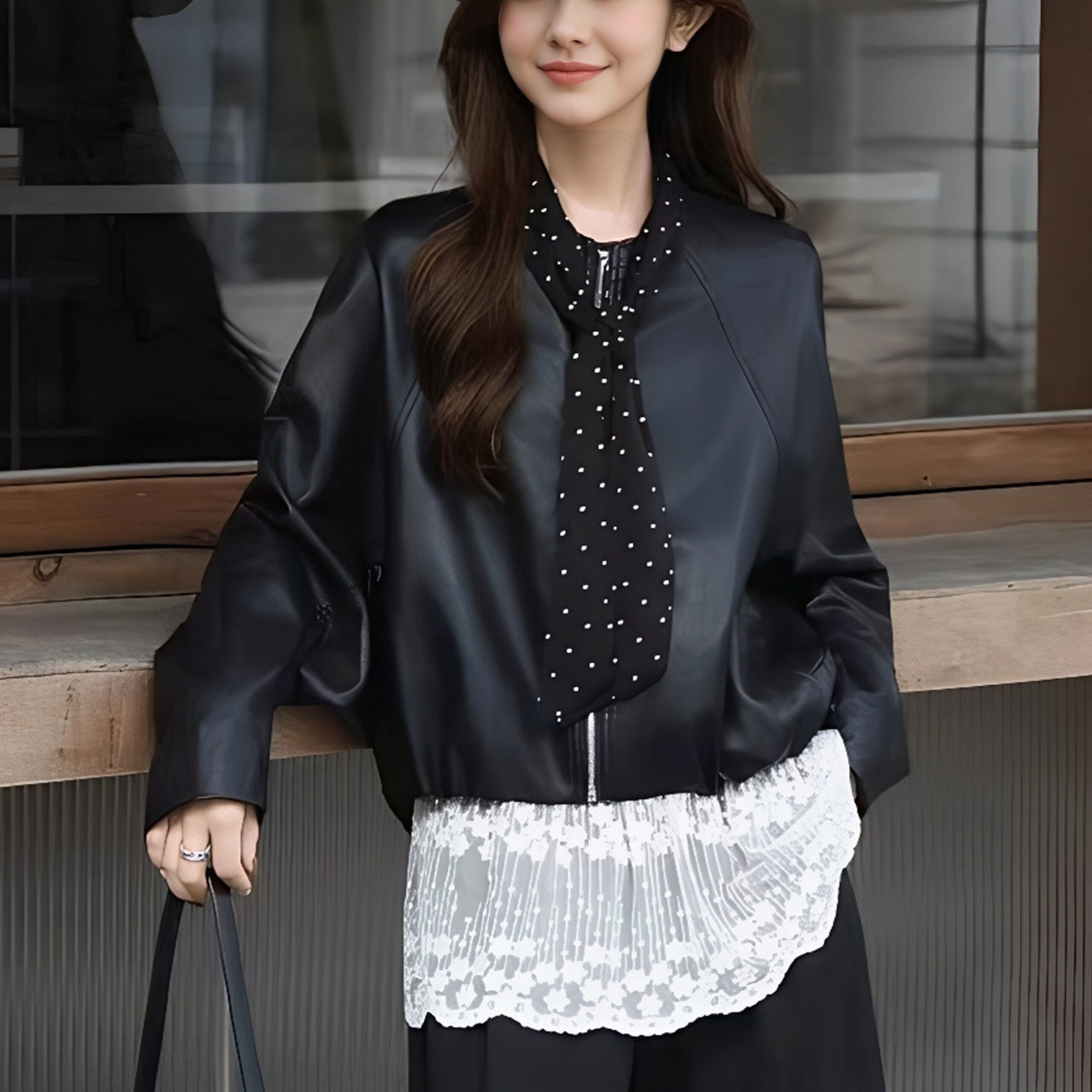 时髦配波点丝巾圆领短外套夹克宽松藏肉百搭休闲皮衣秋季新款女装