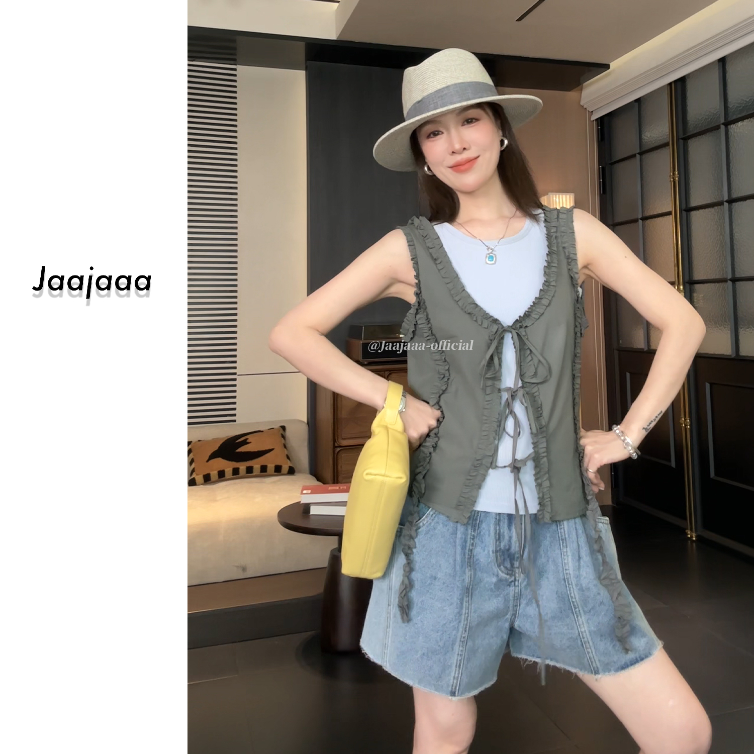 Jaajaaa沫羽叠章   设计感木耳边褶皱花边系带马甲T恤两件套/DFAA