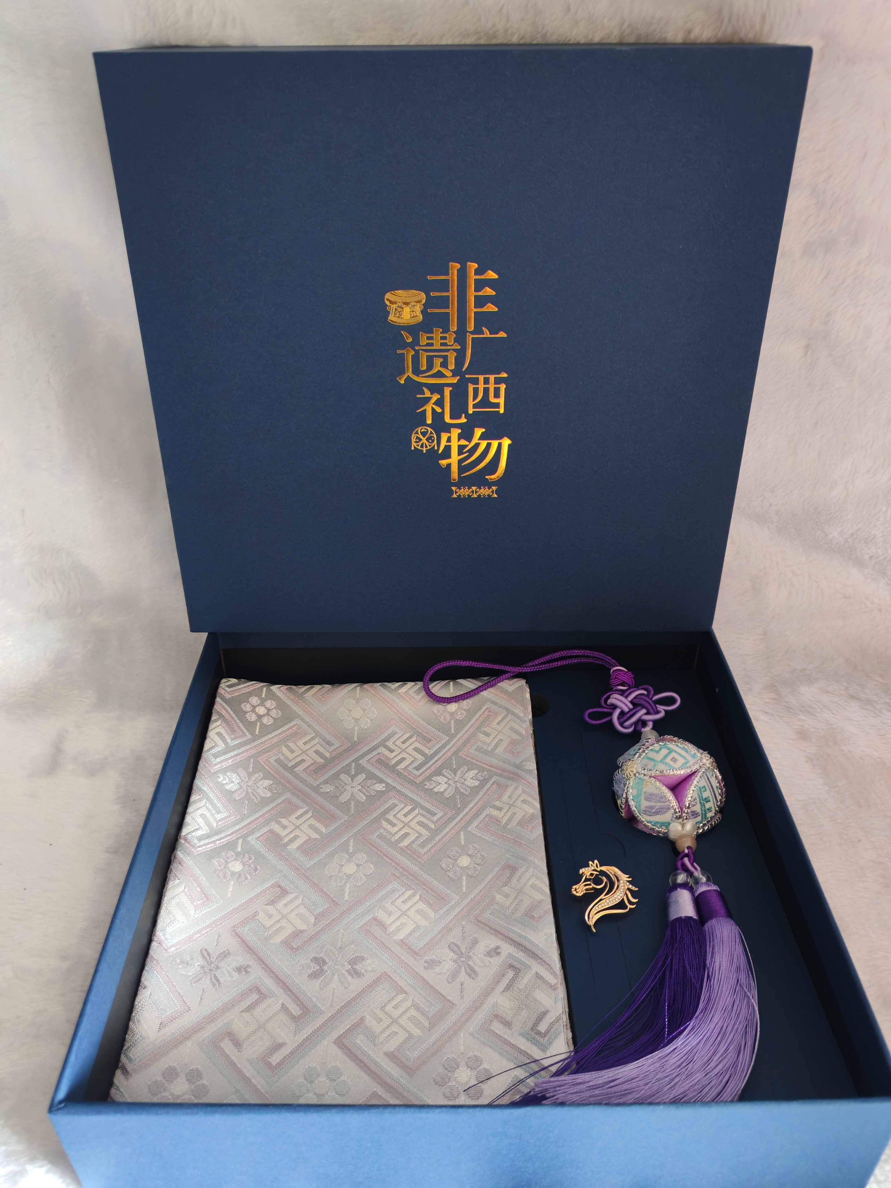 广西靖西绣球壮锦围巾礼品套装伴创意礼盒/礼品套组