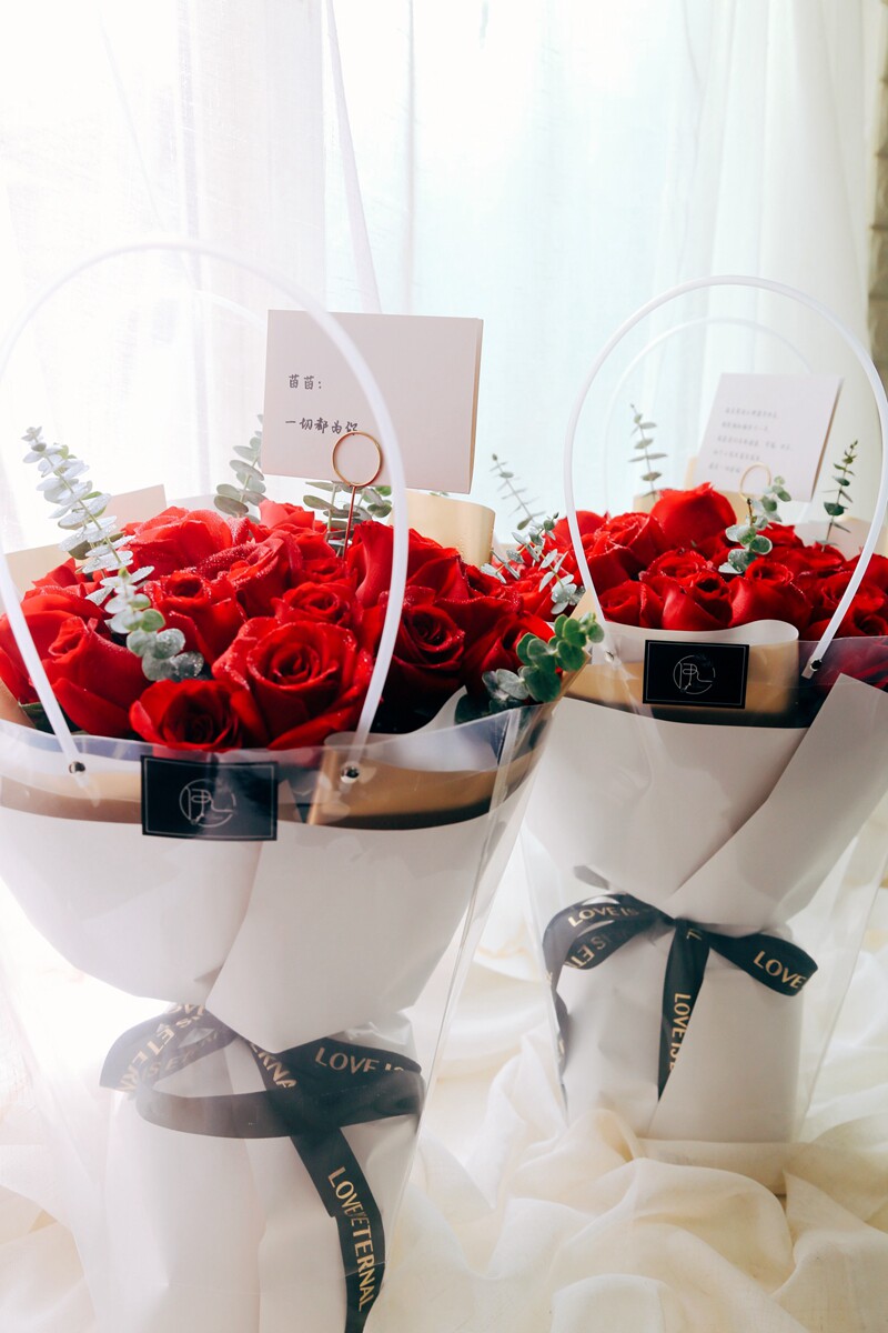 ins轻奢风红玫瑰花束北京鲜花速递同城花店女友老婆生日爱情送花