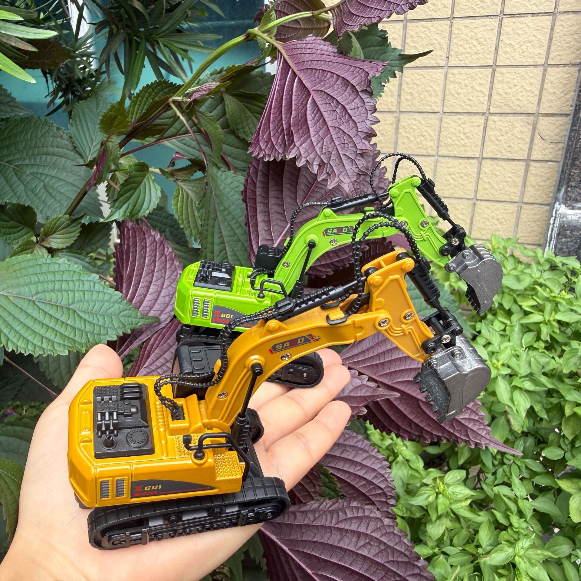 合金挖掘机手机APP遥控挖土机口袋玩具车桌面迷你合金车RC遥控车