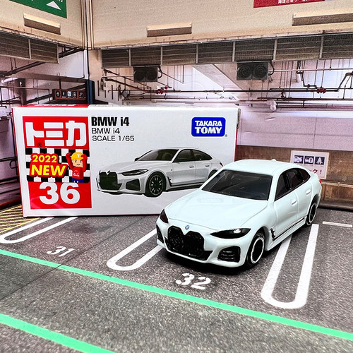 TAKARATOMY/多美卡宝马i4模型