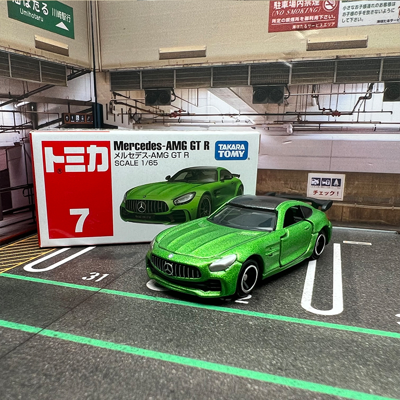 TAKARATOMY奔驰合金AMGGTR车模