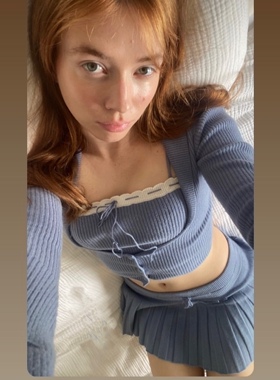 美国购guizio雾霾蓝色挂脖砍坎肩外套 吊带上衣低腰百褶裙套装