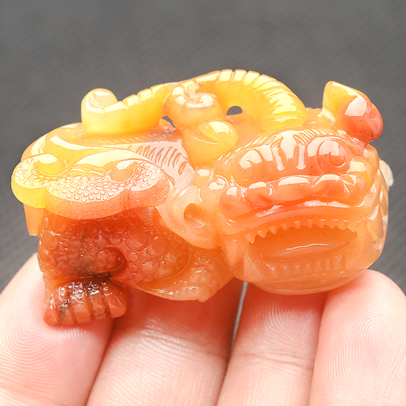 正品天然黄龙玉霸王貔貅吊坠云南玉石挂件古兽男款缅甸玉器小手玩