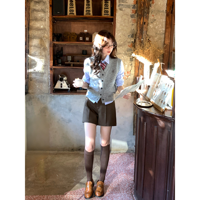 Even一雯【进阶秋日】韩系高智百搭浅灰日常叠穿单品刺绣马甲背心